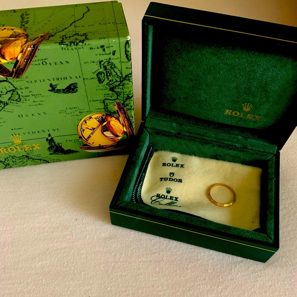 Authentic Rolex Box and Gold Bezel (24).